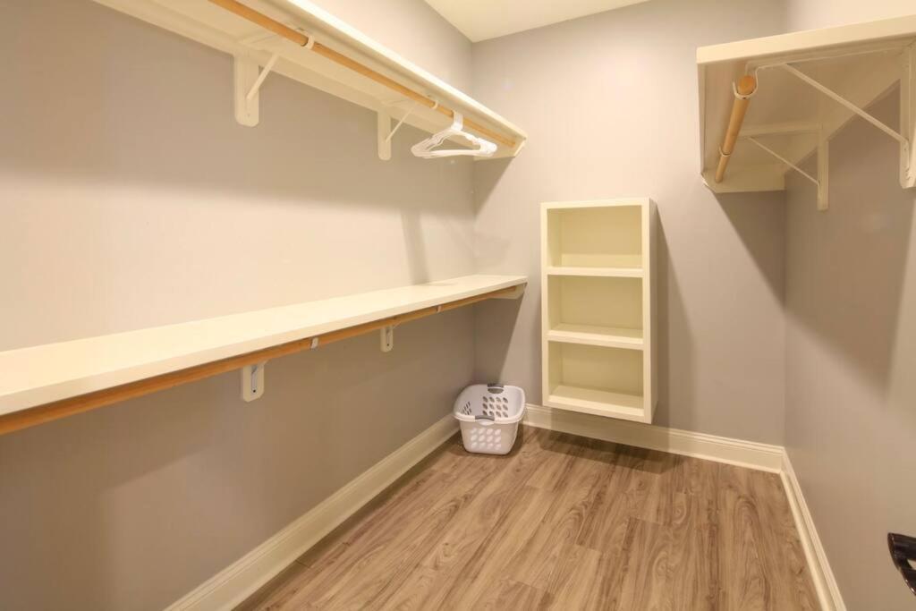 Luxury 2 Bedroom Townhouse #3 Лейк Чарльз Экстерьер фото