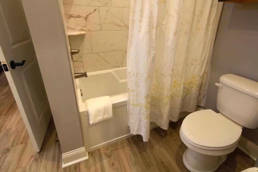 Luxury 2 Bedroom Townhouse #3 Лейк Чарльз Экстерьер фото